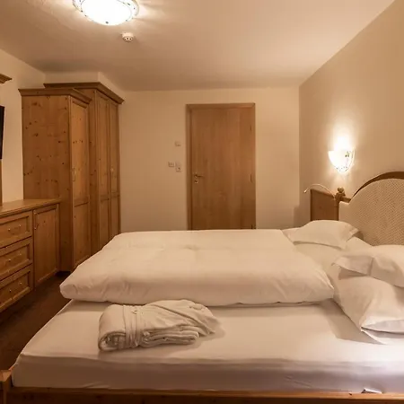 Superior Post Hotel 4*