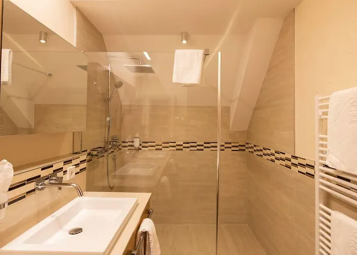 Superior Post Hotel 4*