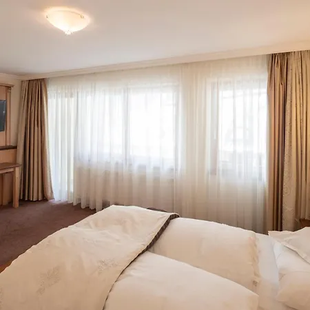 Отель Superior Post 4*